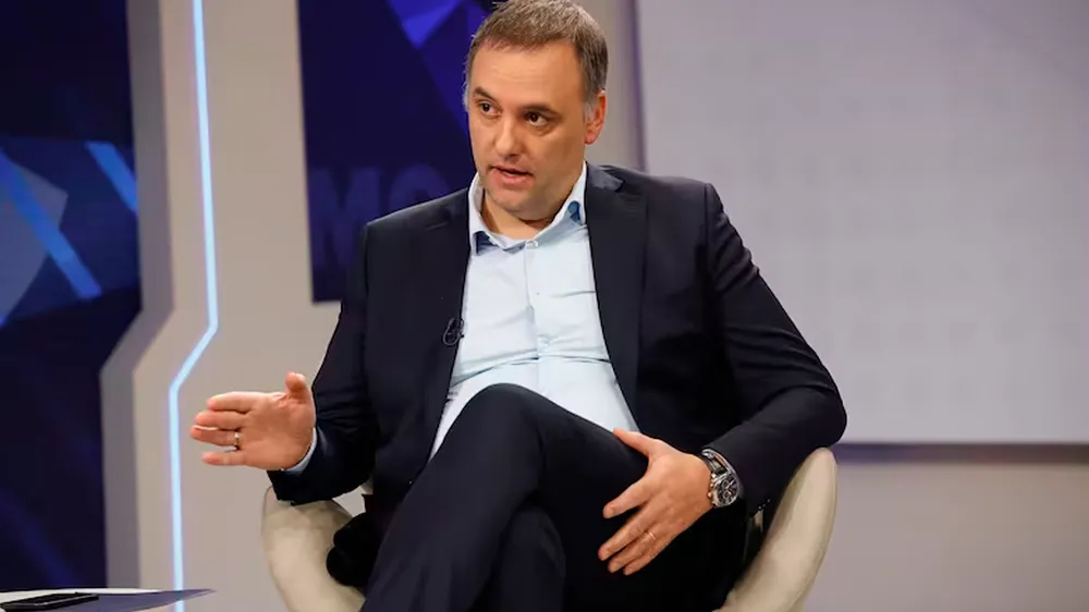 manuel-adorni-defendio-sus-ahorros-no-registrados